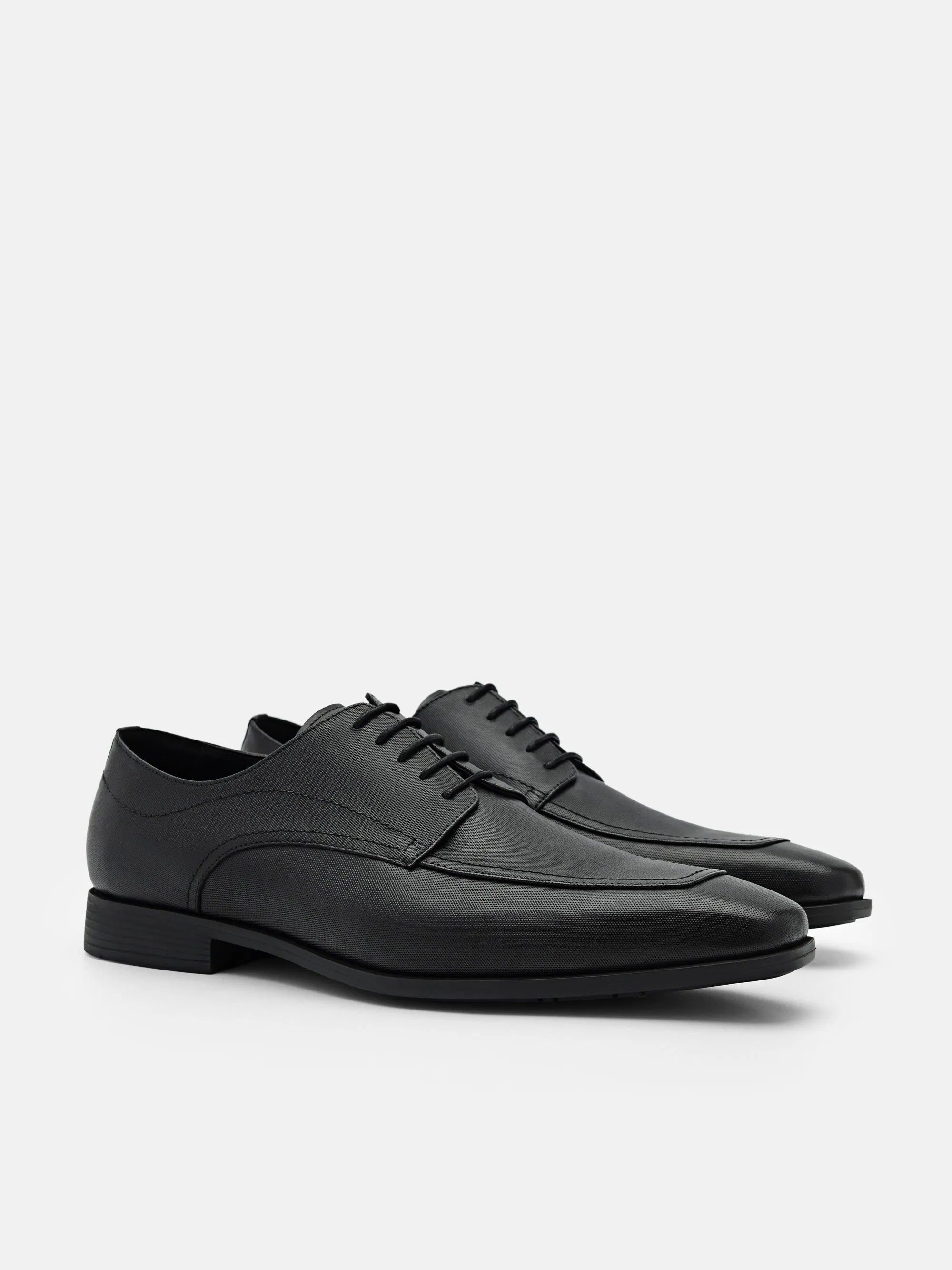 Altitude Lightweight Leather Derby Shoes