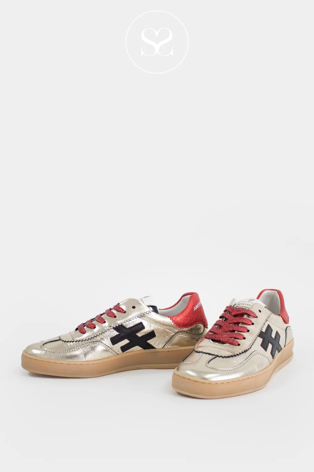 ANOTHER TREND A032 ICONIC GOLD AND RED TRAINERS