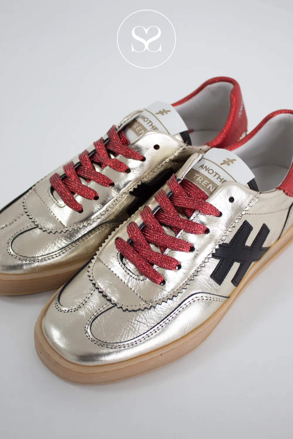 ANOTHER TREND A032 ICONIC GOLD AND RED TRAINERS