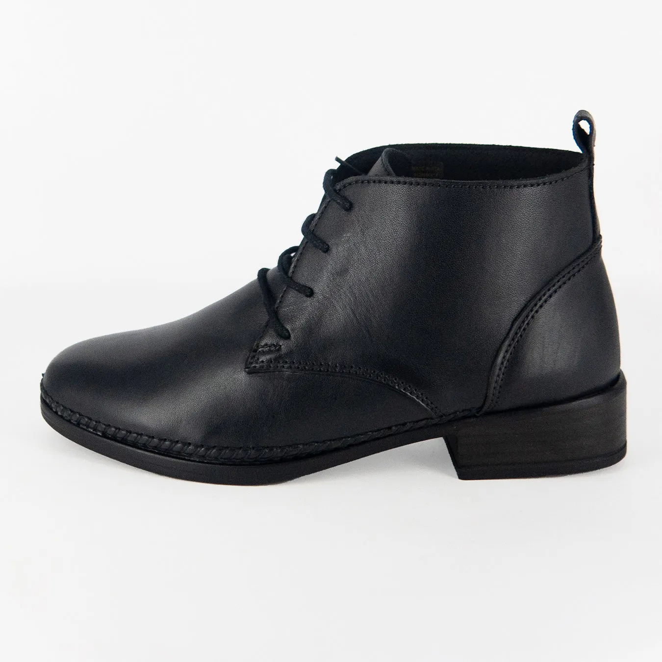 Chikelu : Ladies Leather Ankle Boot in Black Relaxa
