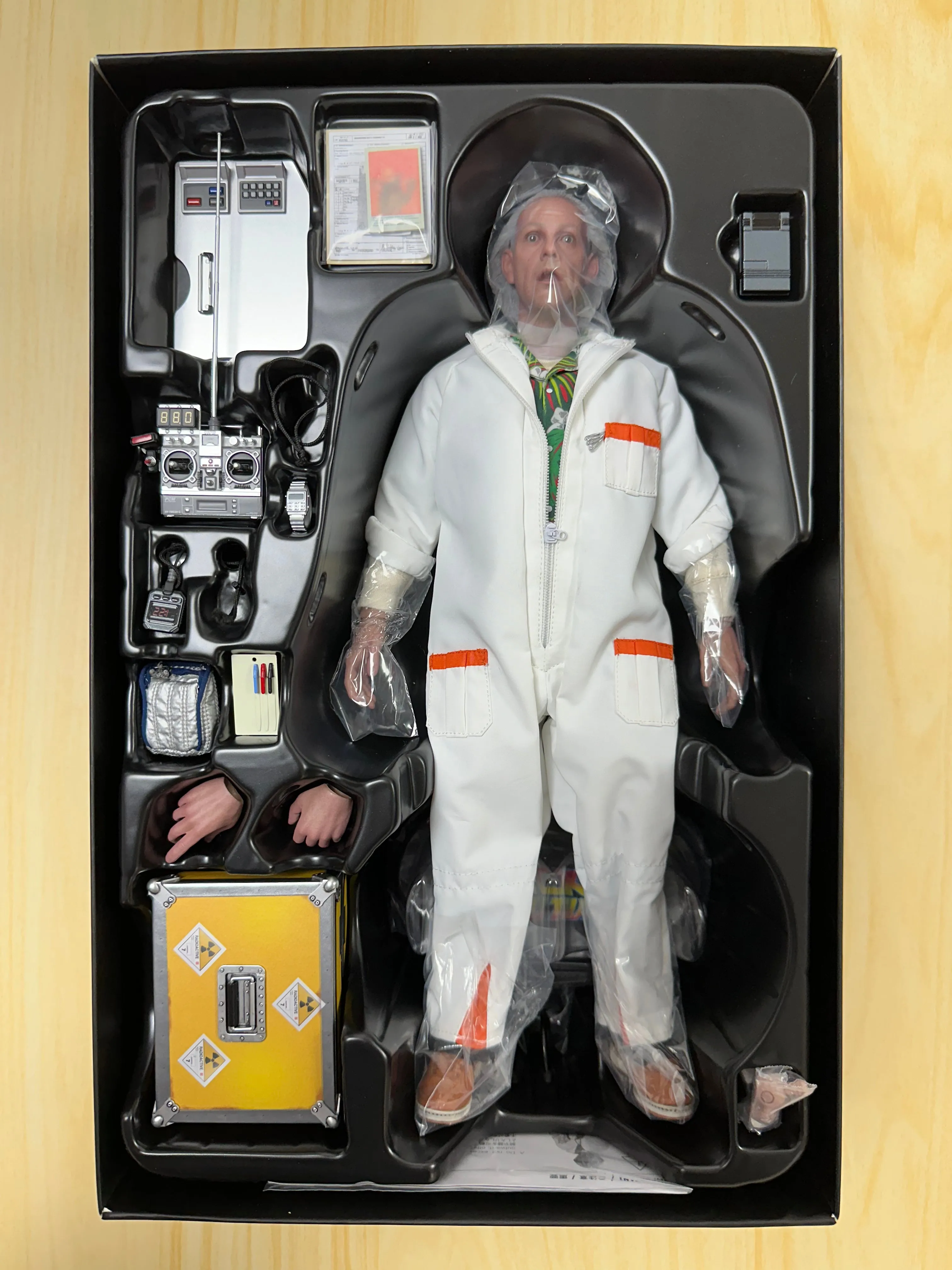 Hottoys Hot Toys 1/6 Scale MMS610 MMS 610 Back To The Future - Doc Emmett Brown (Deluxe Version) Action Figure USED