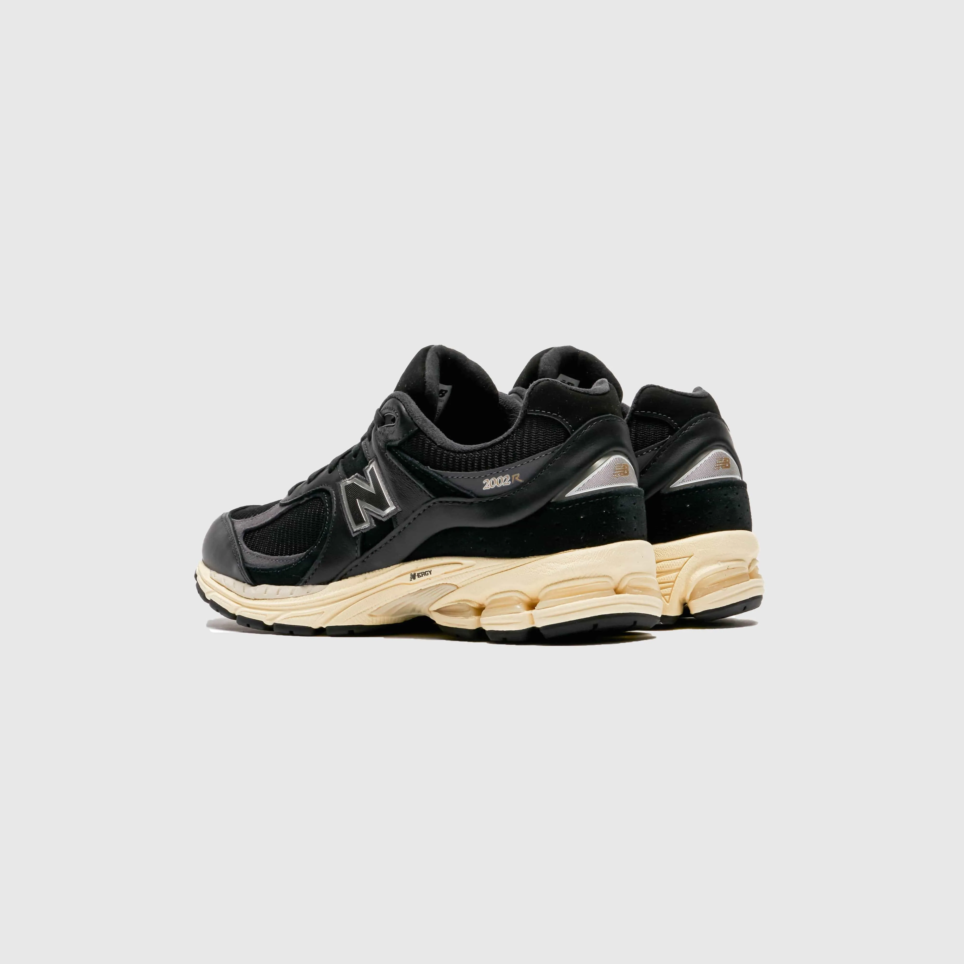 New Balance 2002R - Phantom / Magnet