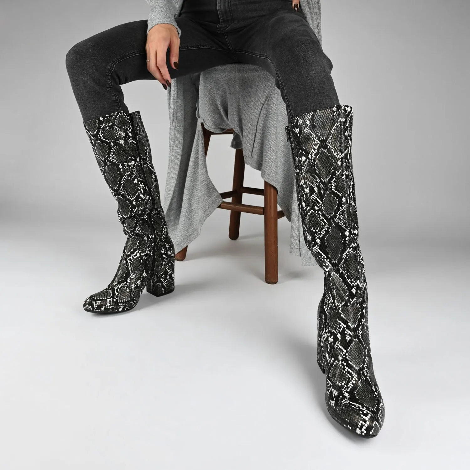 TAVIA KNEE-HIGH BOOTS IN WIDE CALF