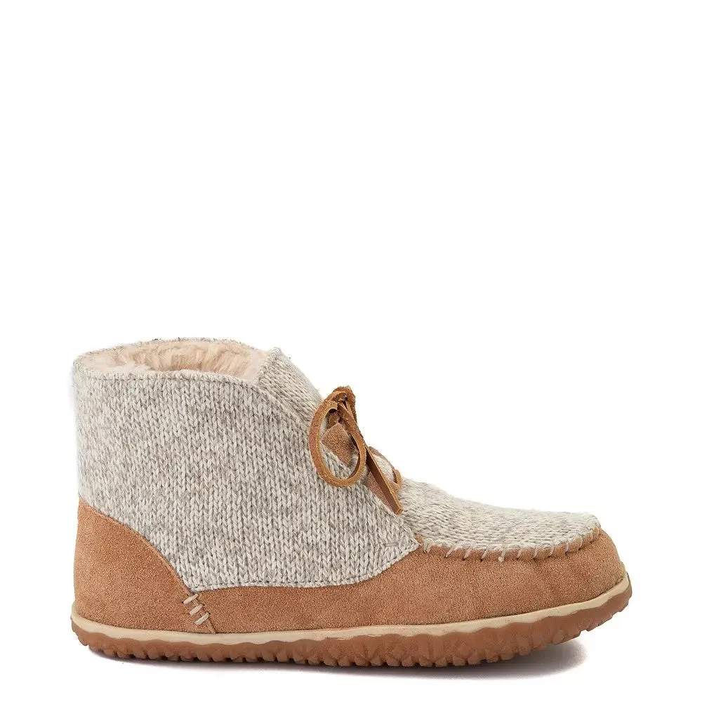 Women’s Minnetonka Torrey Lace-Up – Cozy, Stylish & Adventure-Ready